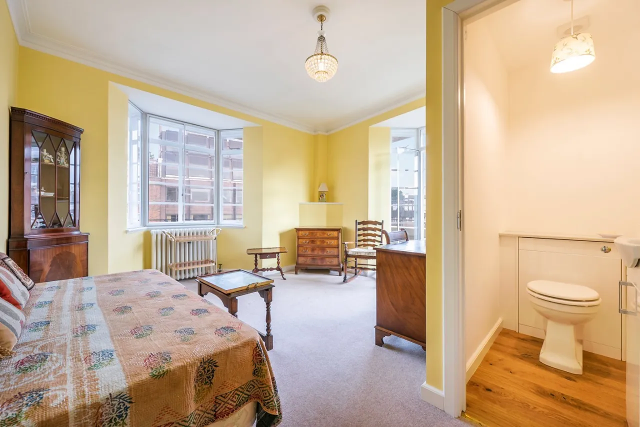 Finchley Road, Hampstead, NW3, photo 4