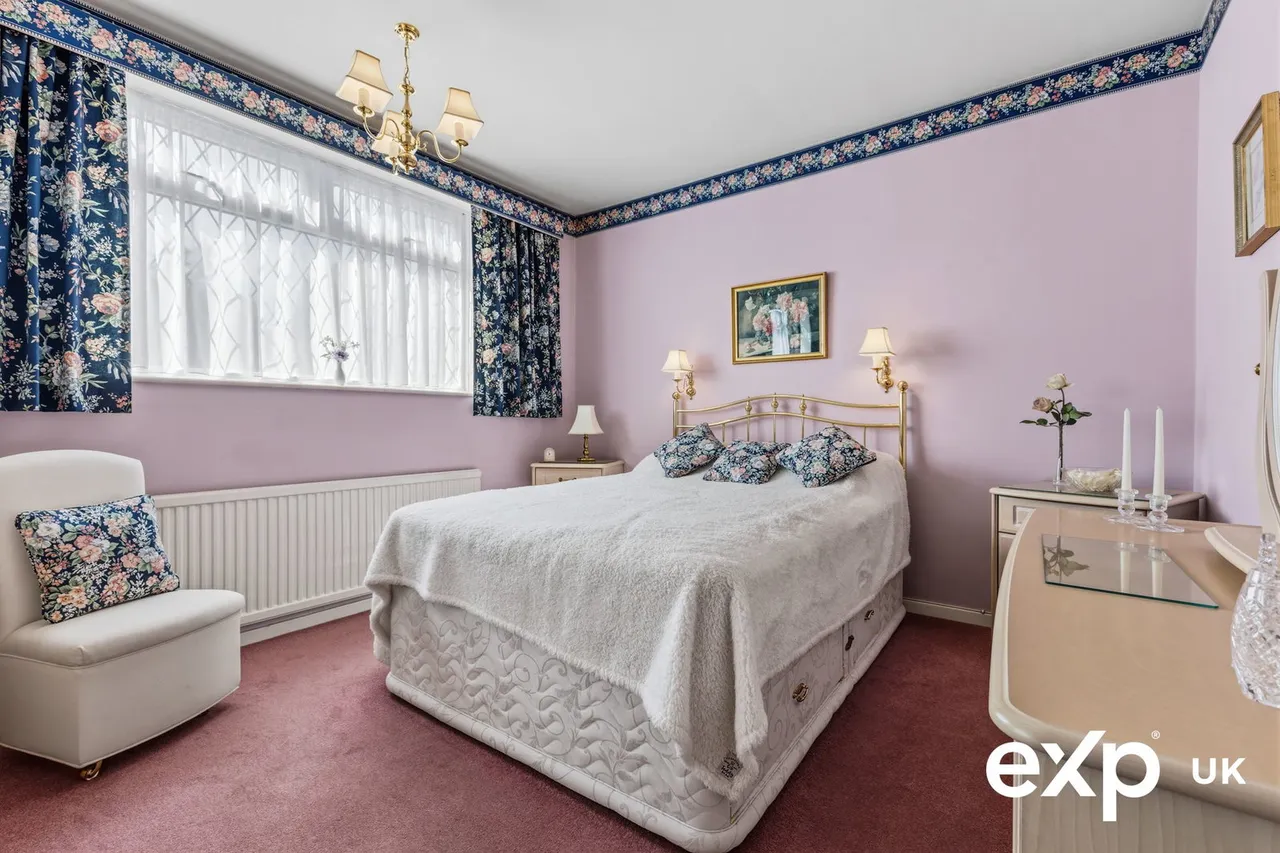 Milton Crescent, Ravenshead, photo 16