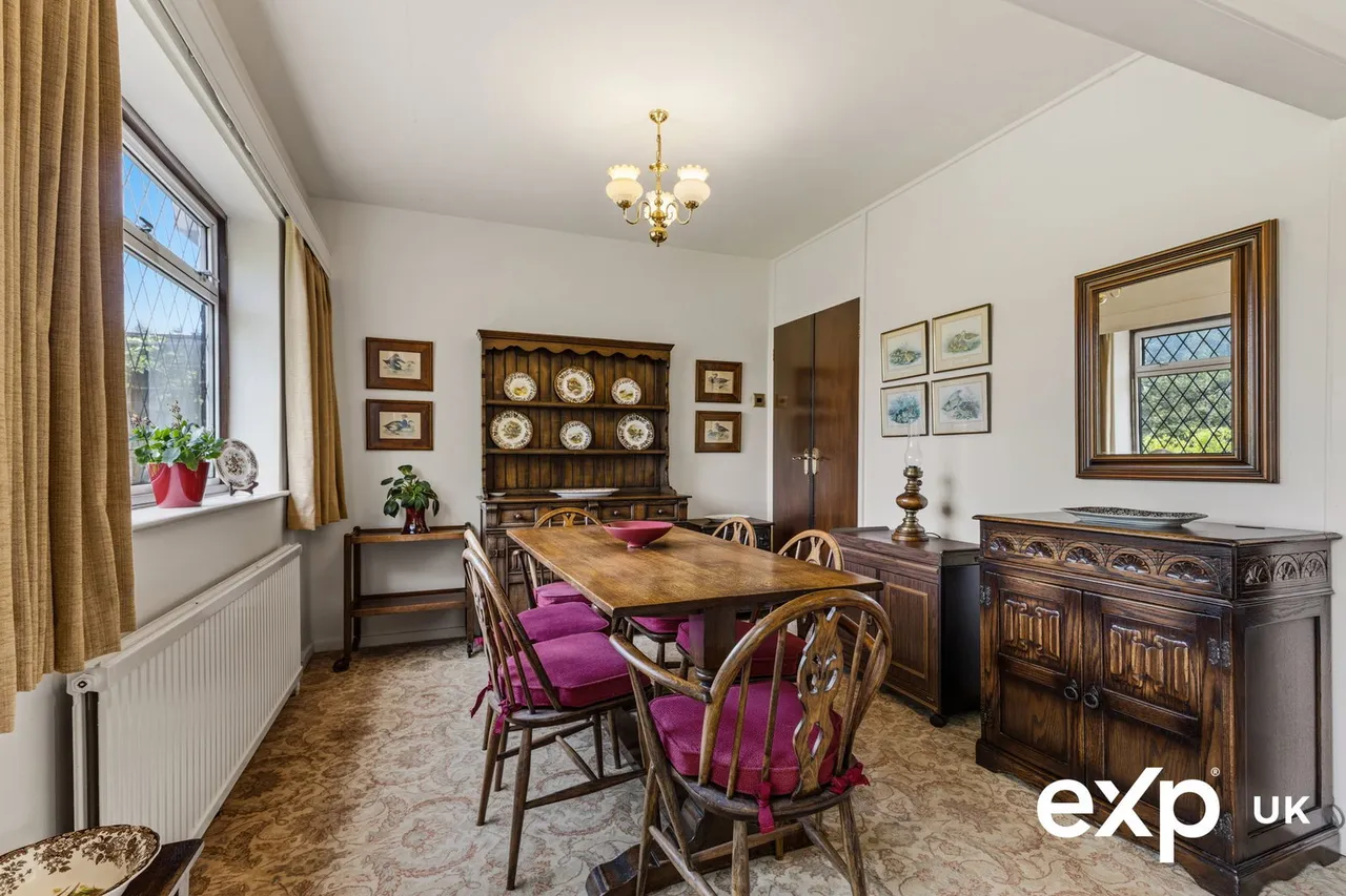 Milton Crescent, Ravenshead, photo 11