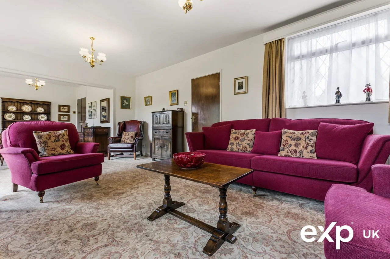 Milton Crescent, Ravenshead, photo 8