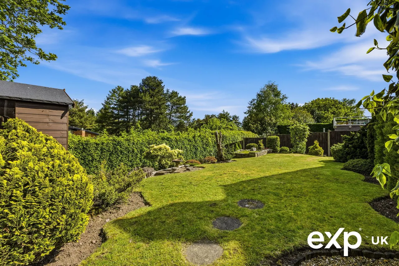 Milton Crescent, Ravenshead, photo 31