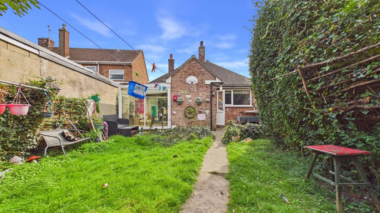Francis Gardens, Peterborough, photo 14