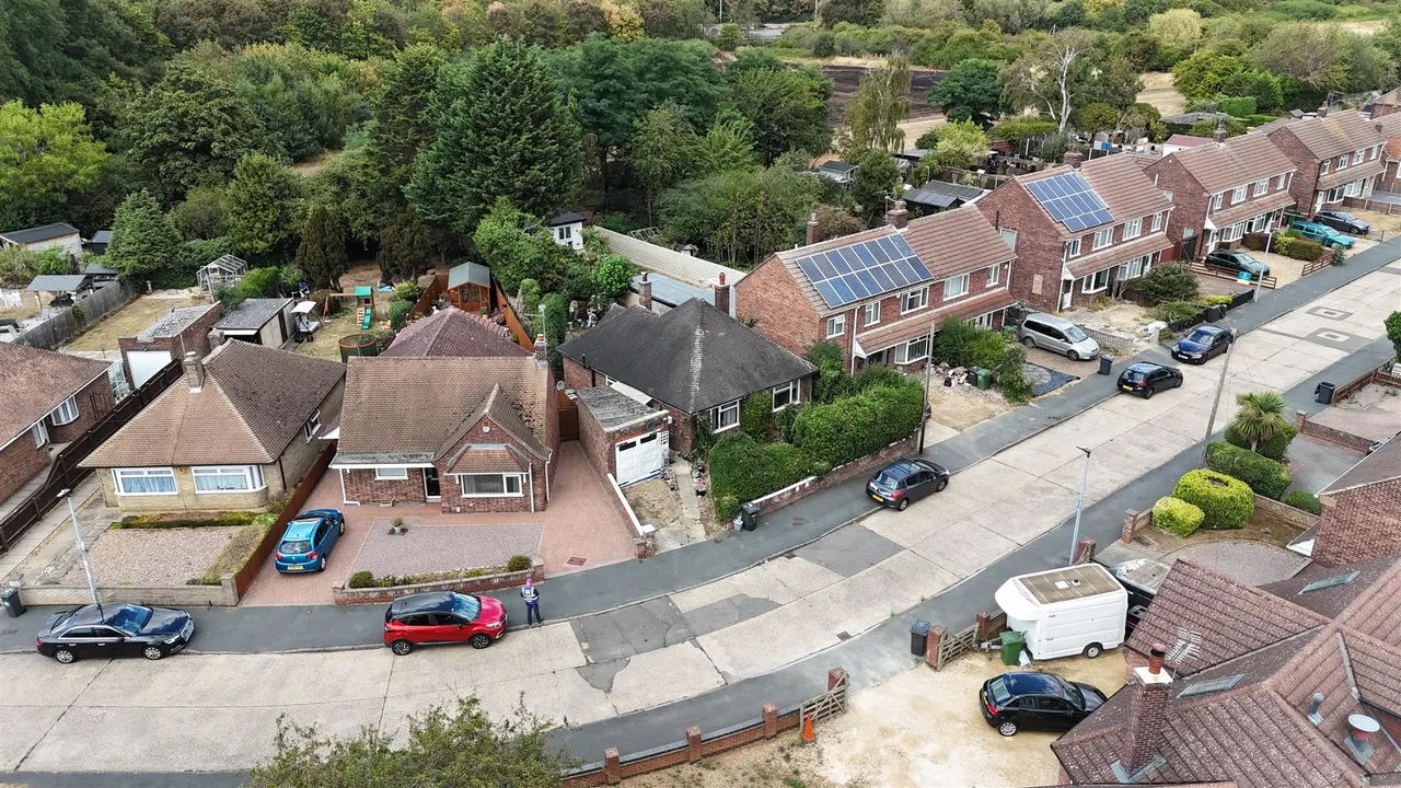 Francis Gardens, Peterborough, photo 19