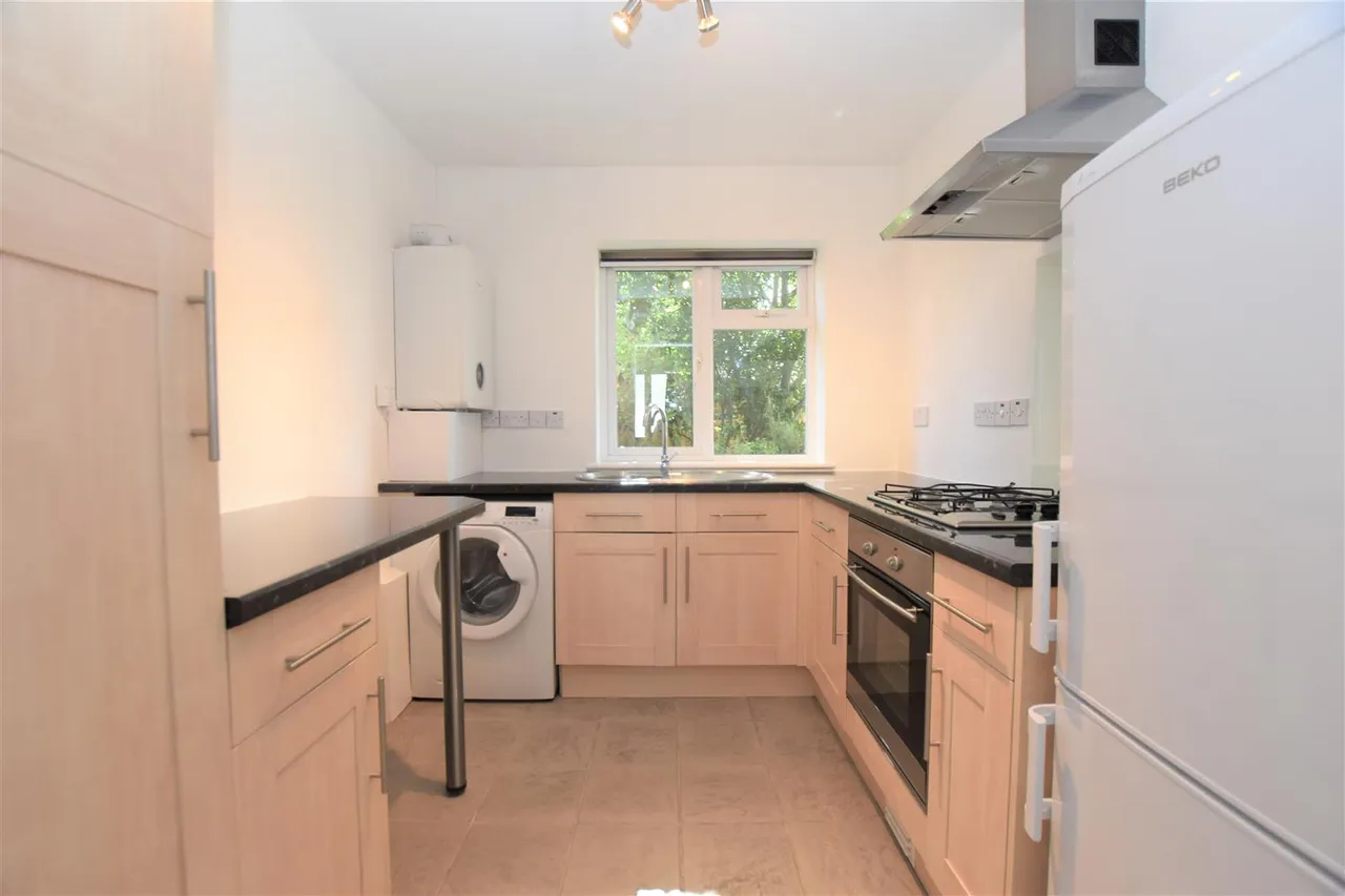 Henley Road, Caversham, RG4, photo 2