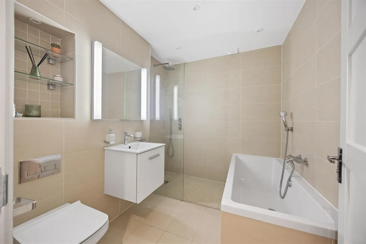 Belsize Avenue, London NW3 4BH, photo 9