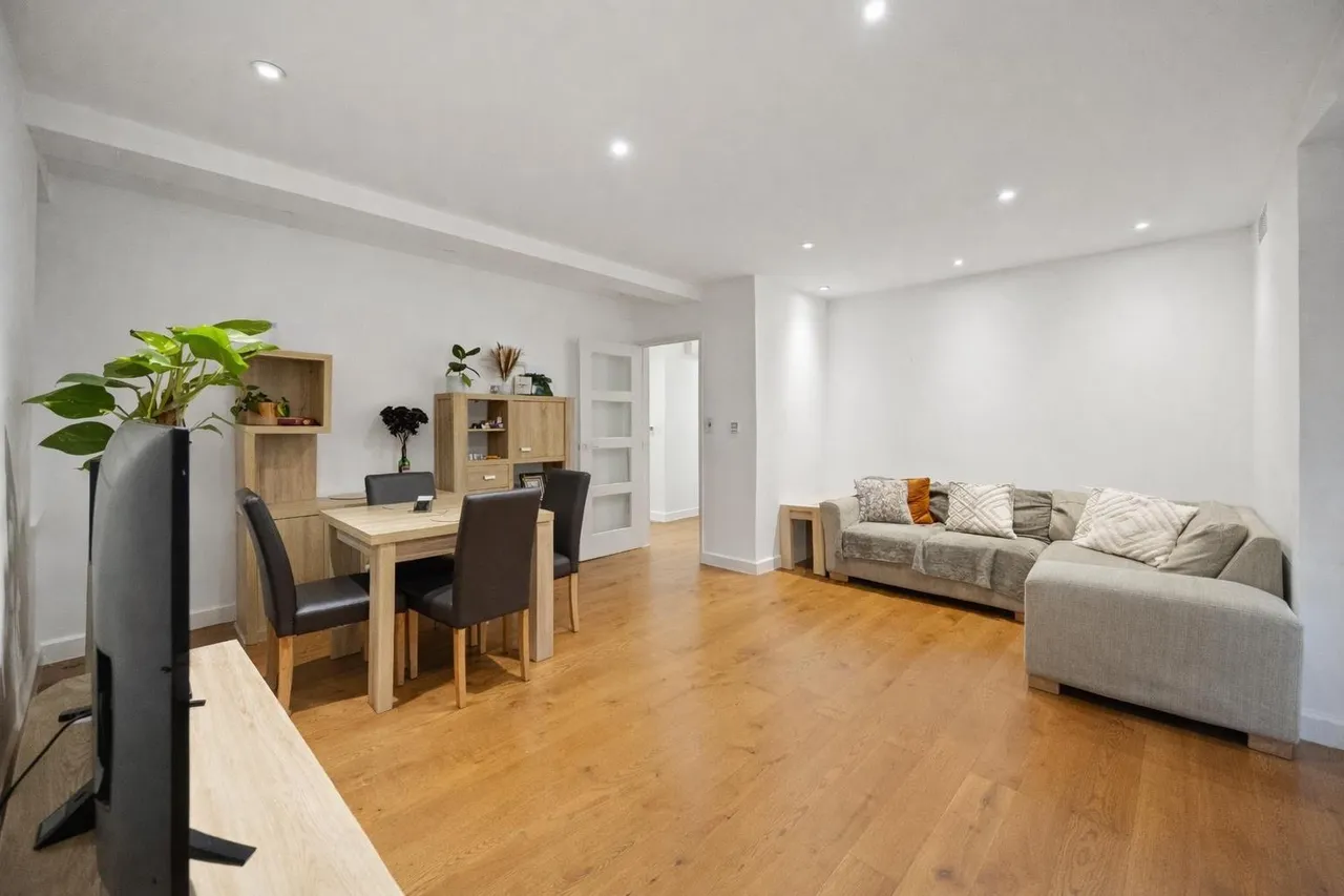 Belsize Avenue, London NW3 4BH, photo 3
