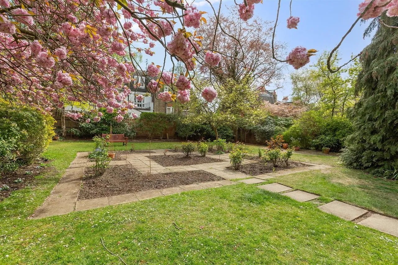 Belsize Avenue, London NW3 4BH, photo 11