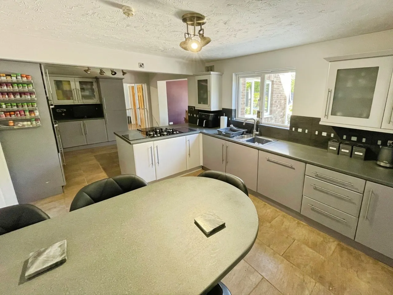Llys Eglwys, Bridgend, CF31, photo 14