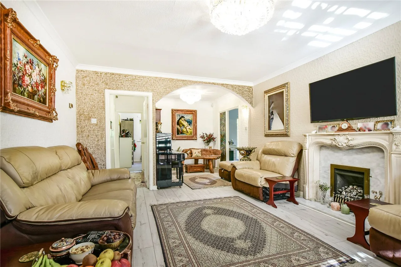 Melrose Crescent, Hale, Altrincham, WA15, photo 3