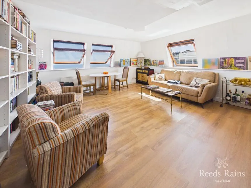 2 bed flat for sale — Queens Parade, Scarborough, North Yorkshire, YO12