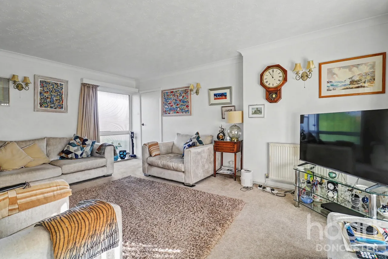 High Street, Misterton, DN10, photo 6