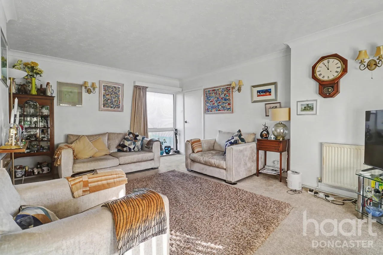 High Street, Misterton, DN10, photo 3