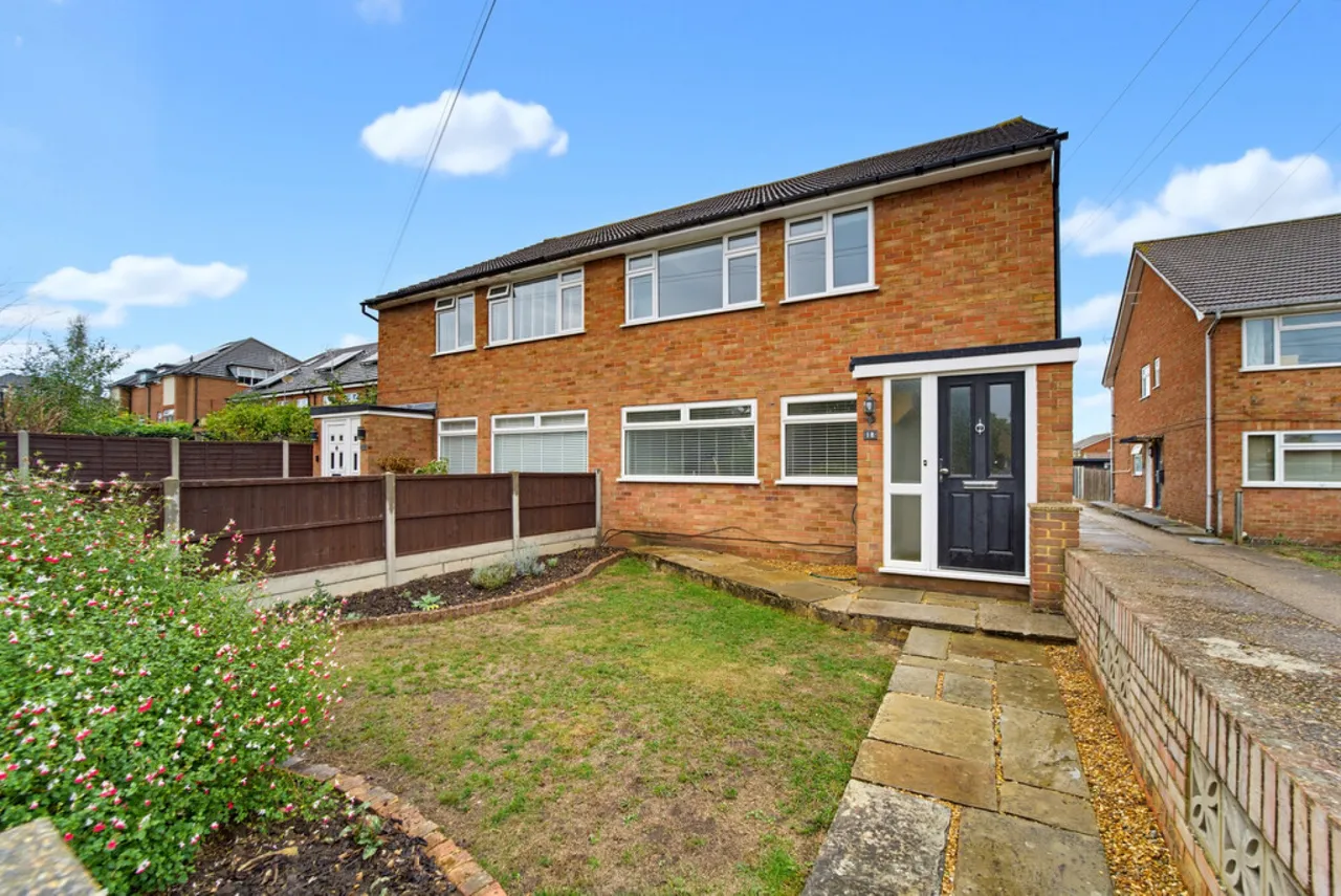 2 bed flat for sale, Junction Road, Ashford