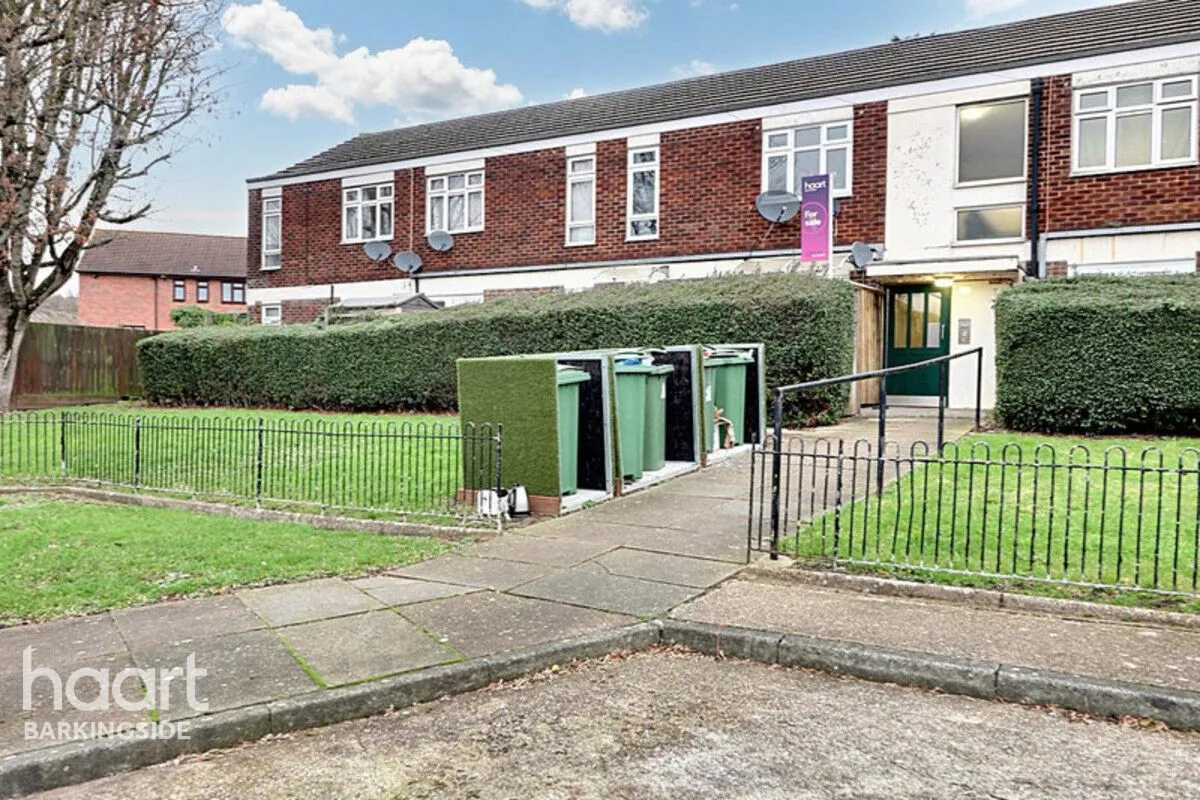 Lowe Close, Chigwell, IG7, photo 12