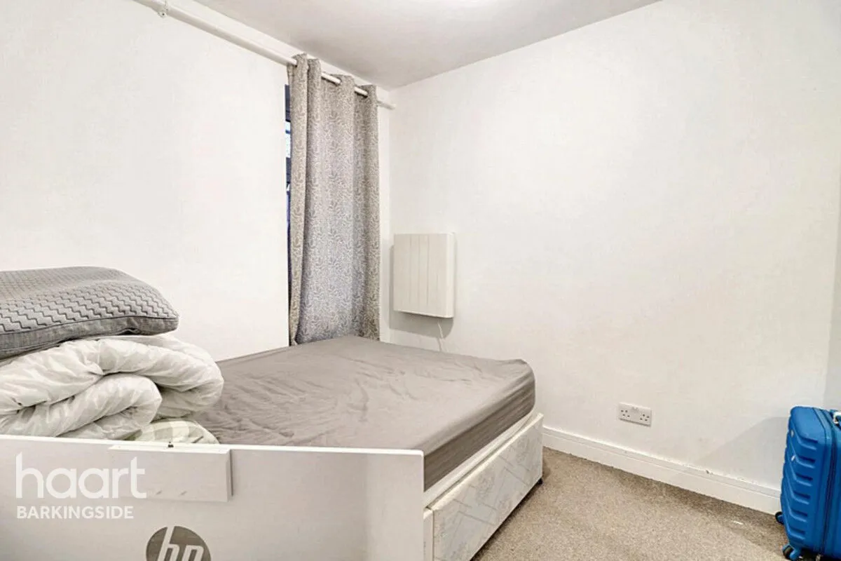 Lowe Close, Chigwell, IG7, photo 4