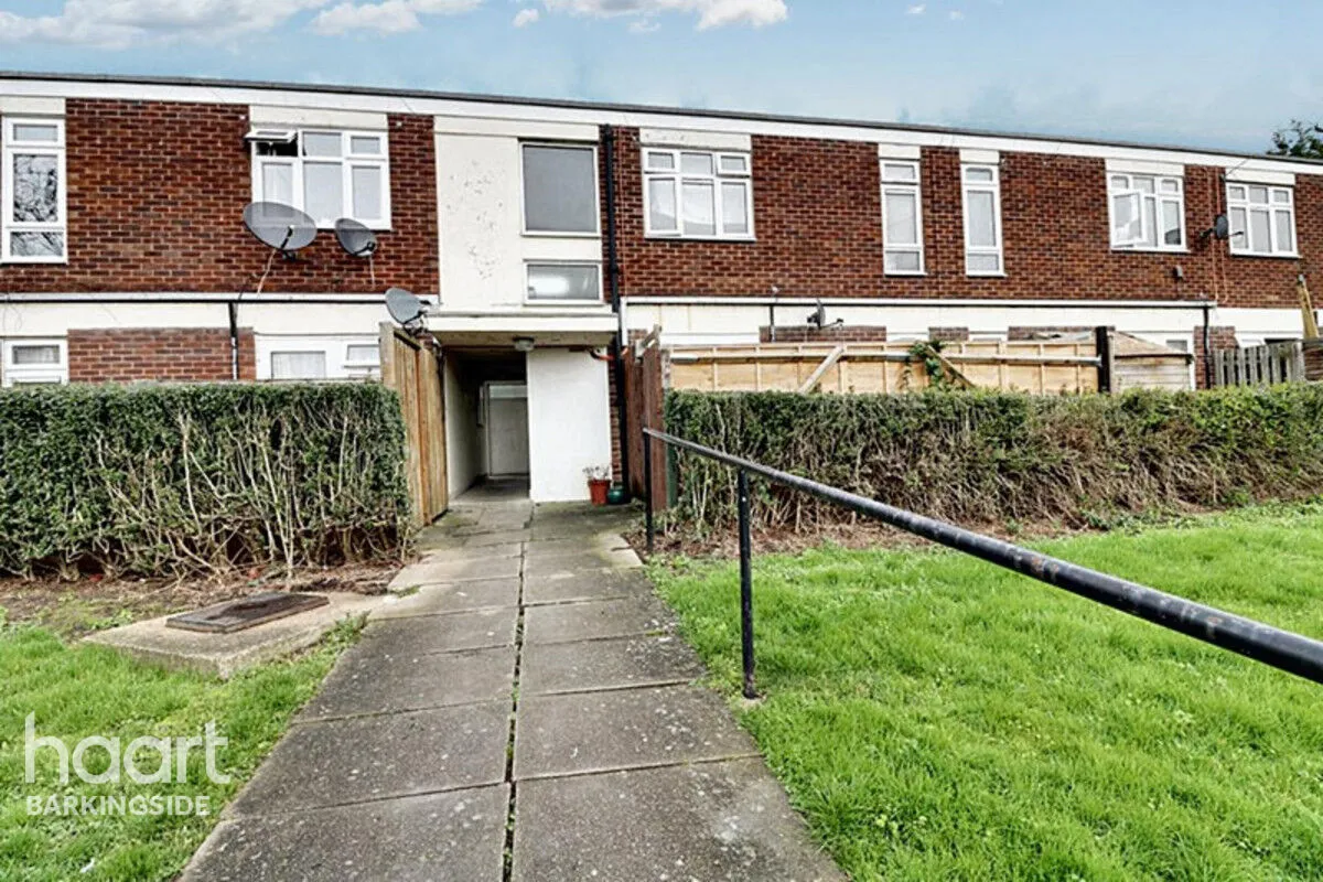 Lowe Close, Chigwell, IG7, photo 11