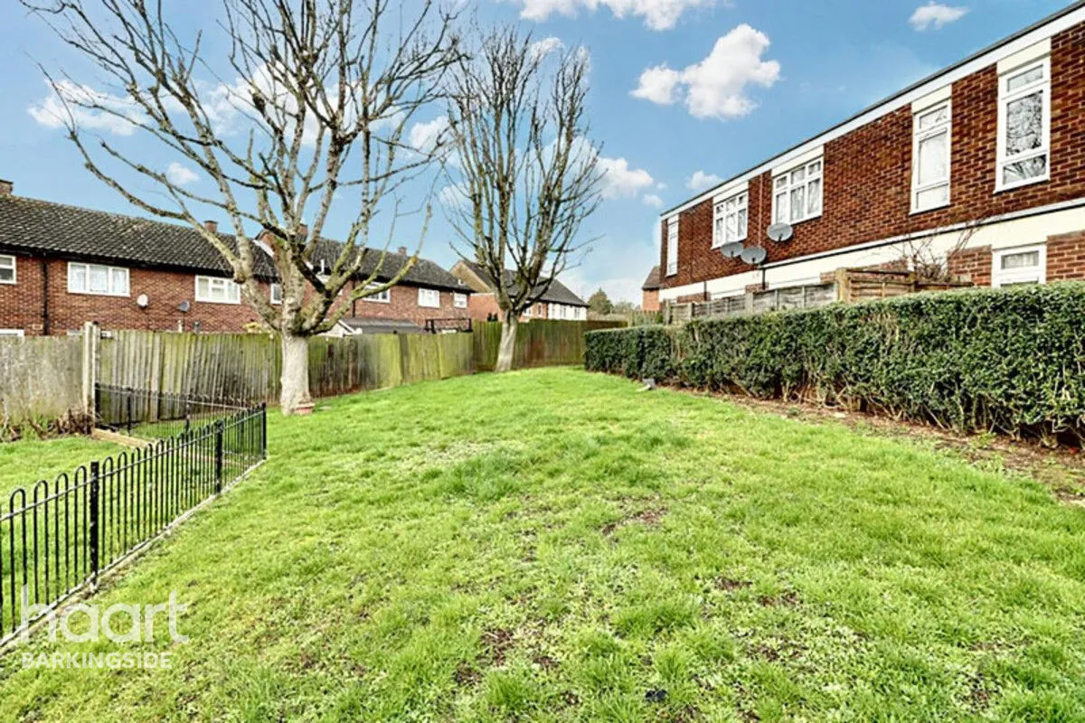 Lowe Close, Chigwell, IG7, photo 6