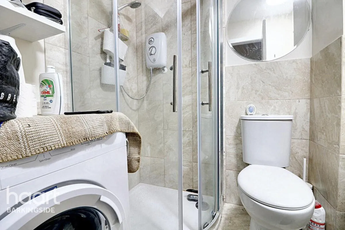 Lowe Close, Chigwell, IG7, photo 5