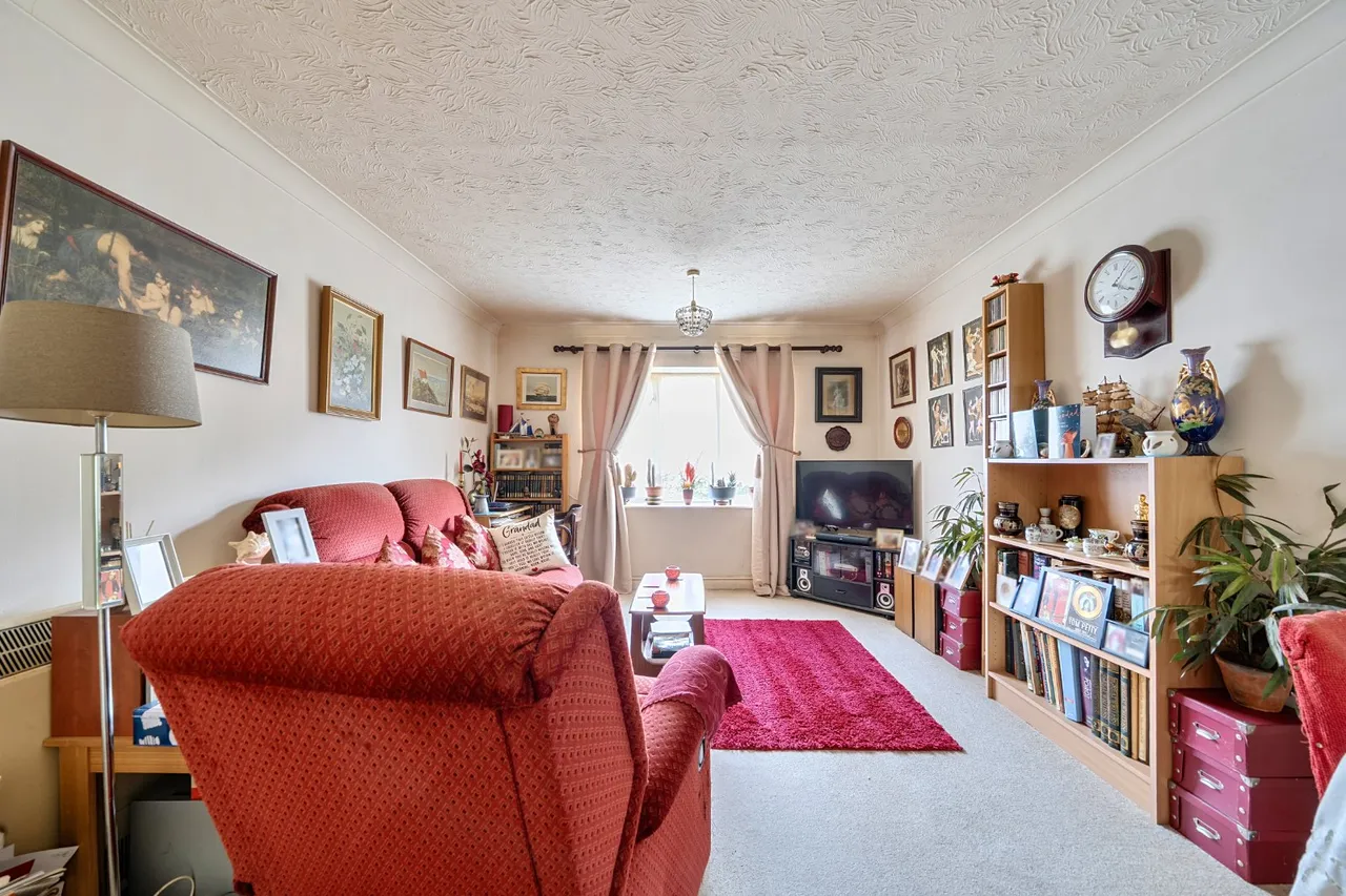 Corinthian Court, Alcester, B49, photo 5