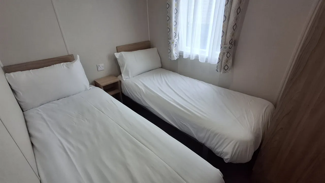 Havant Road, PO11, photo 7