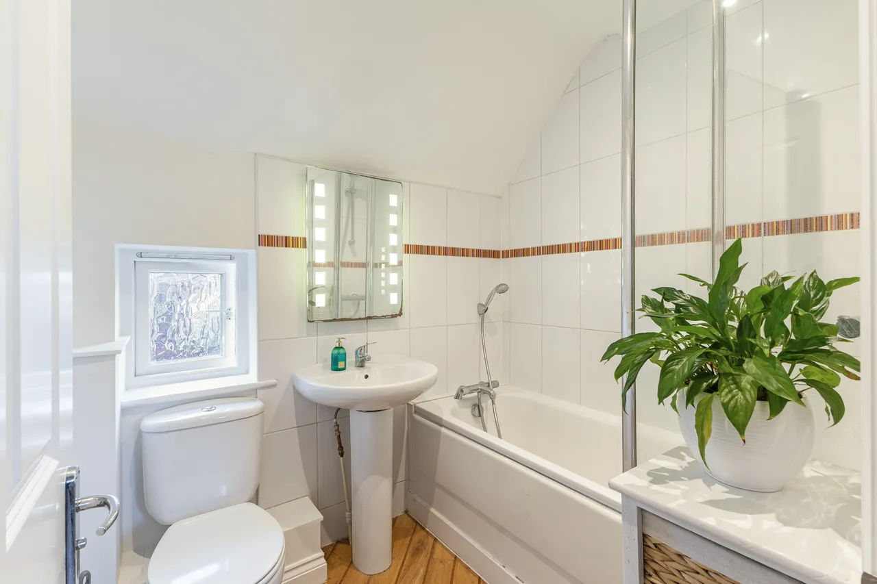 Firs Road, Salisbury, SP5, photo 10