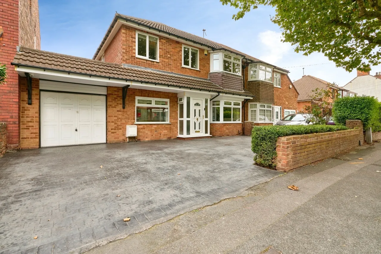 4 bed house for sale, Wellington Road, Bilston, WV14