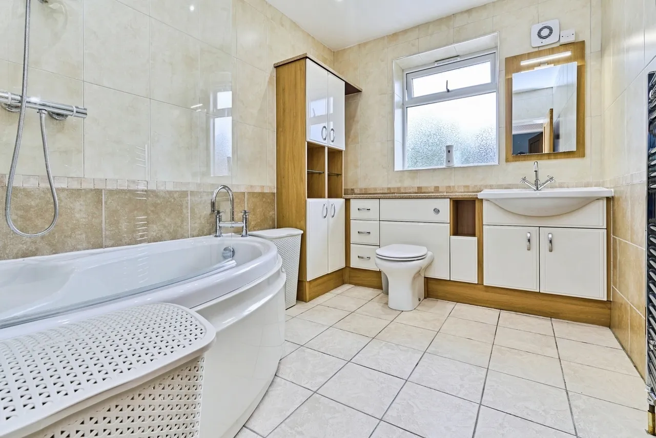 Wellington Road, Bilston, WV14, photo 24