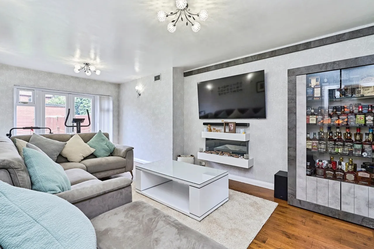 Wellington Road, Bilston, WV14, photo 4