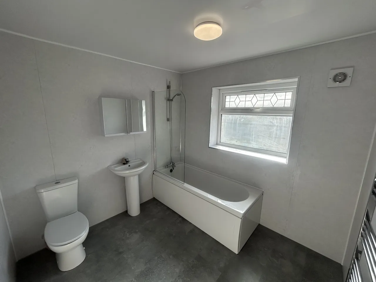Kingston Road, S81, photo 5