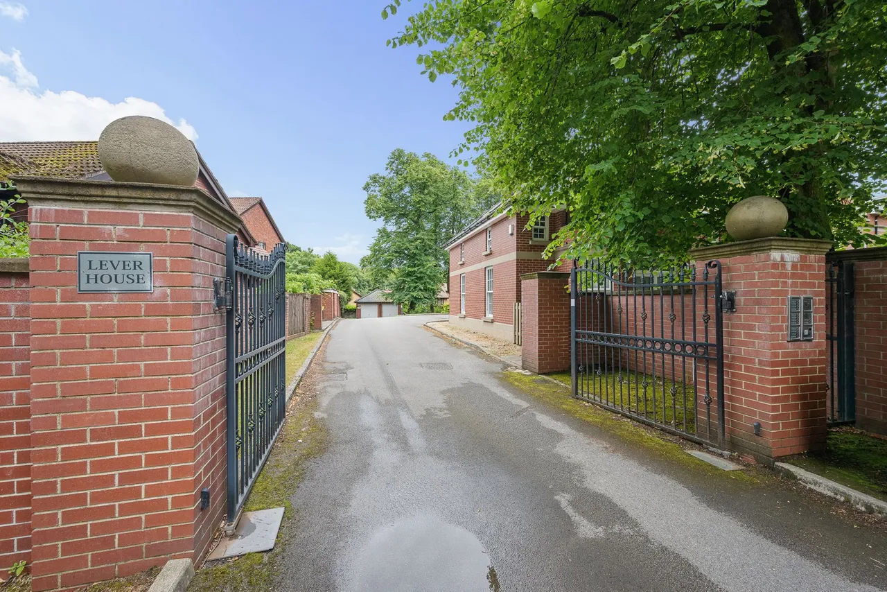 Greenmount Lane, Heaton, photo 35