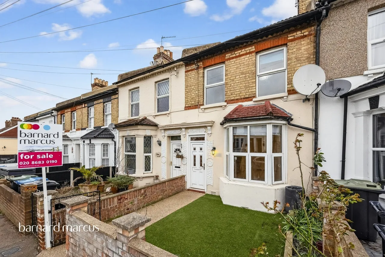 3 bed house for sale — Livingstone Road, Thornton Heath