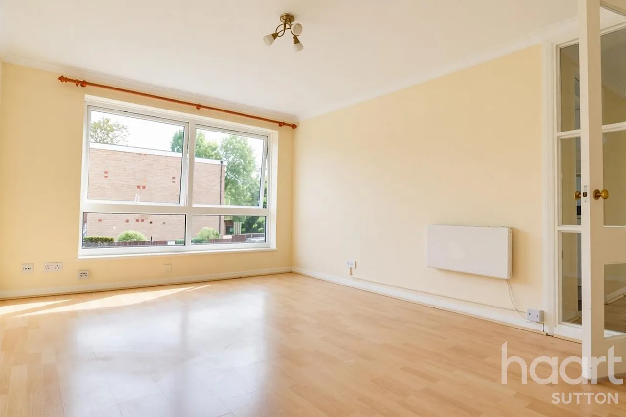 2 bed flat to rent, Upton Dene, SM2