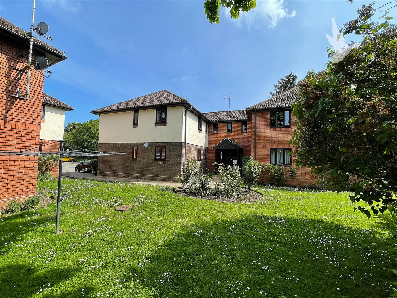 2 bed flat to rent — Heriot Way, Great Totham, Maldon, CM9 8BW