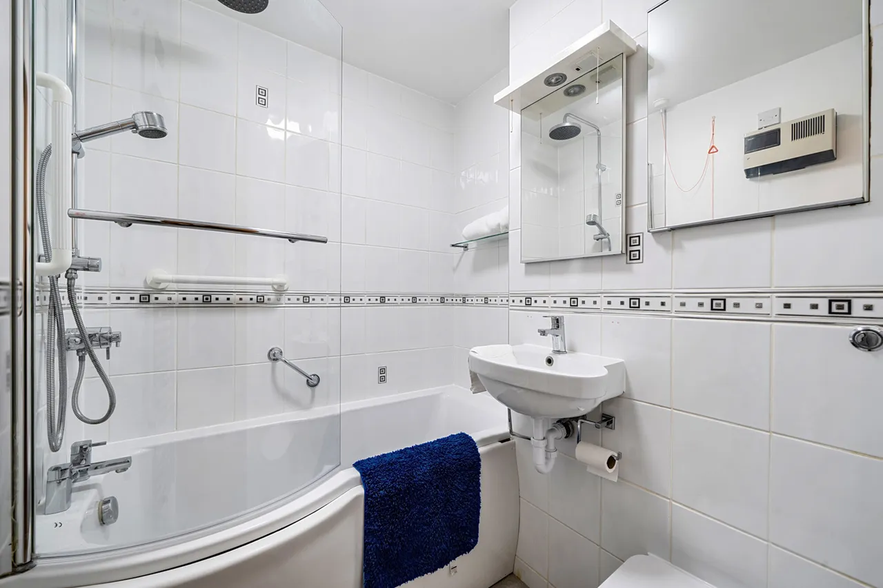 Neal Close, HA6, photo 8