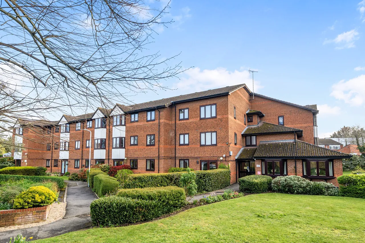 1 bed flat for sale, Neal Close, HA6