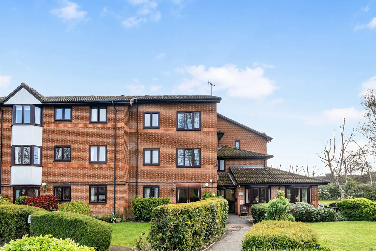 Neal Close, HA6, photo 10