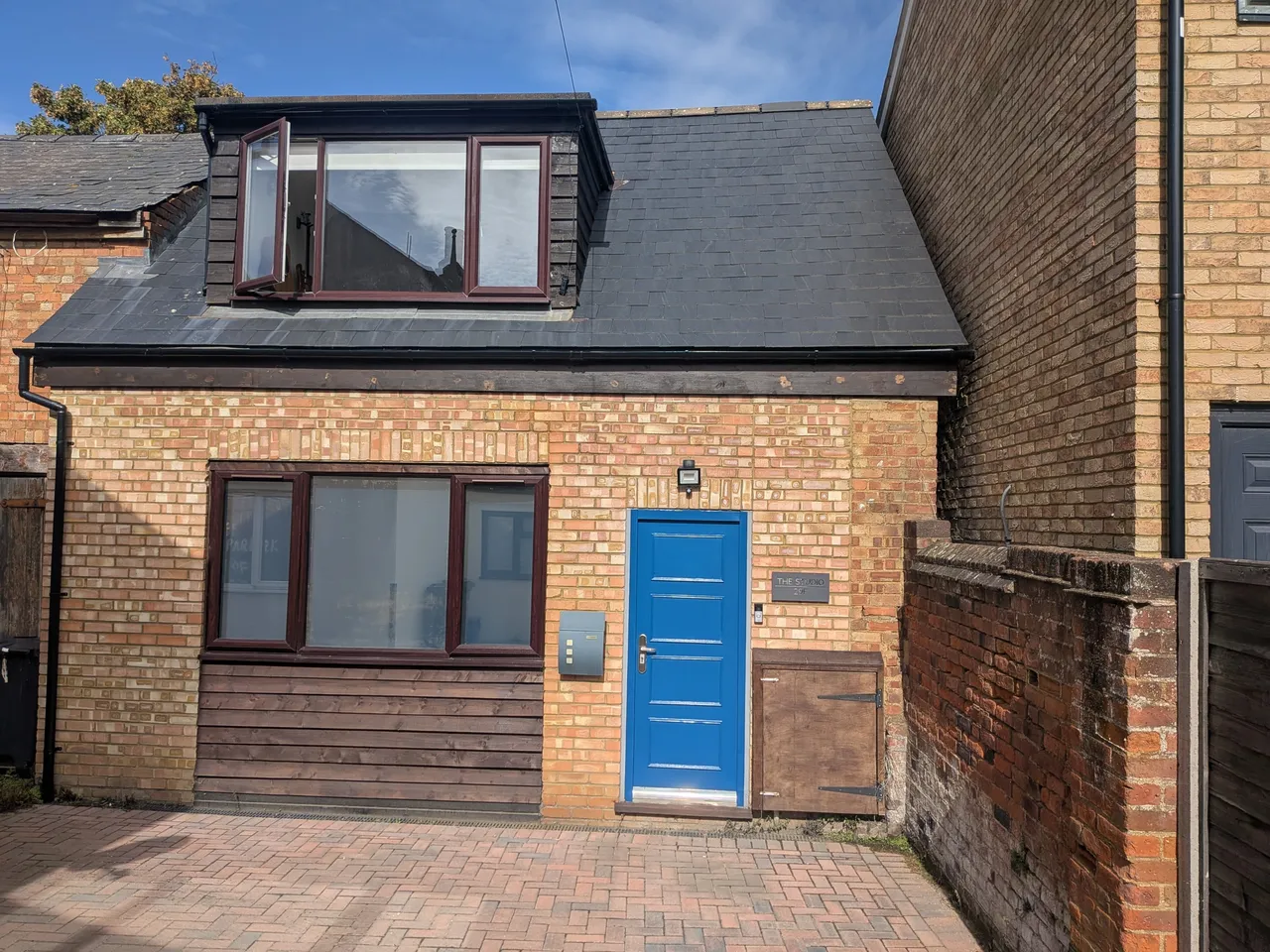 2 bed house to rent, Nightingale Road, Hitchin, SG5