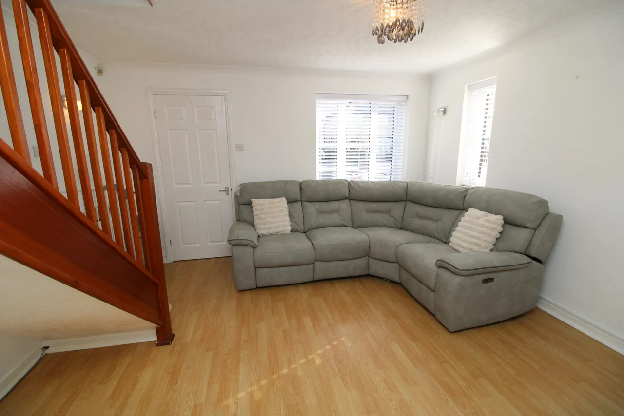 The Walnuts Bedford Road, Wootton, MK43, photo 5