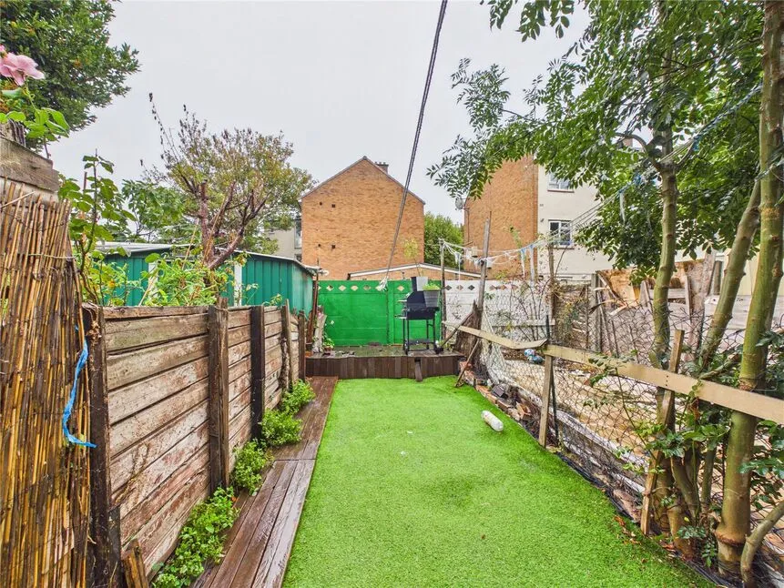 Strone Road, London, E12, photo 8