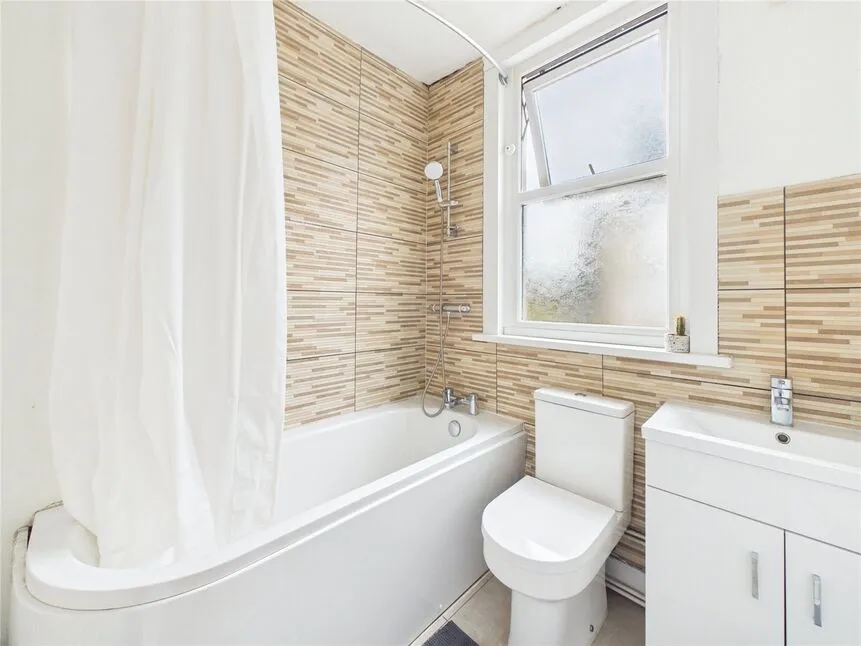 Strone Road, London, E12, photo 7