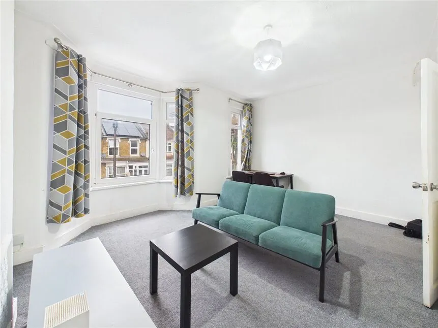 Strone Road, London, E12, photo 3