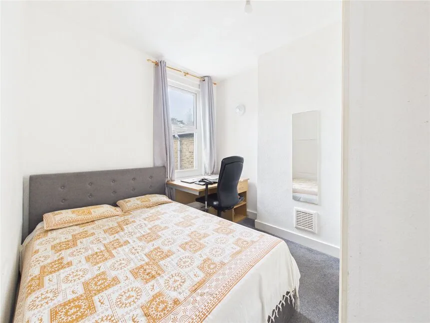 Strone Road, London, E12, photo 4