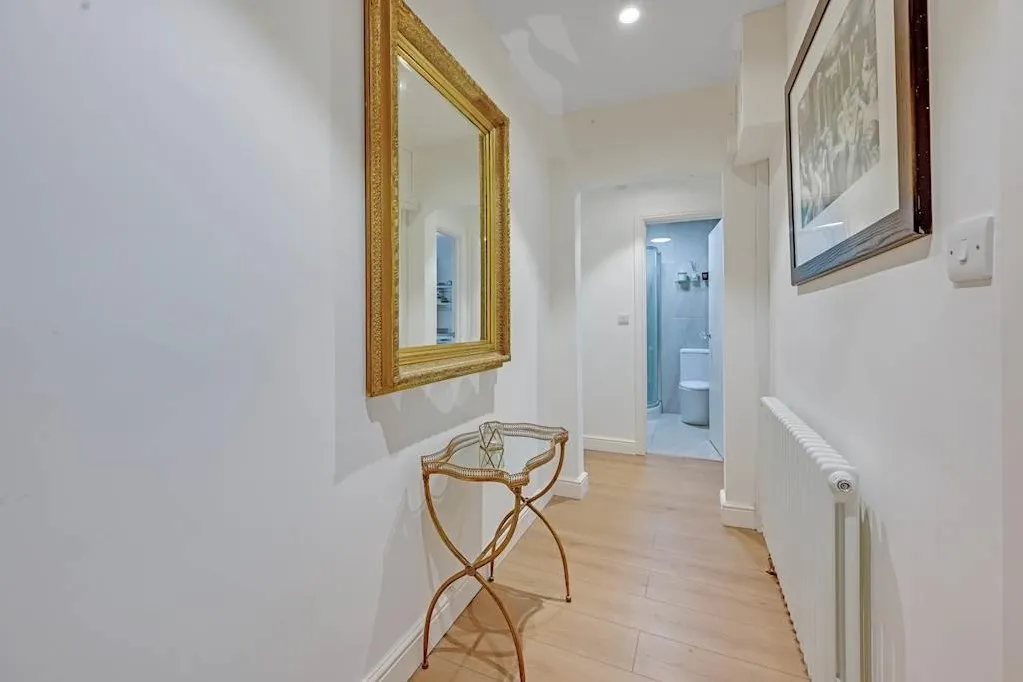 Mowbray Road, London, photo 6