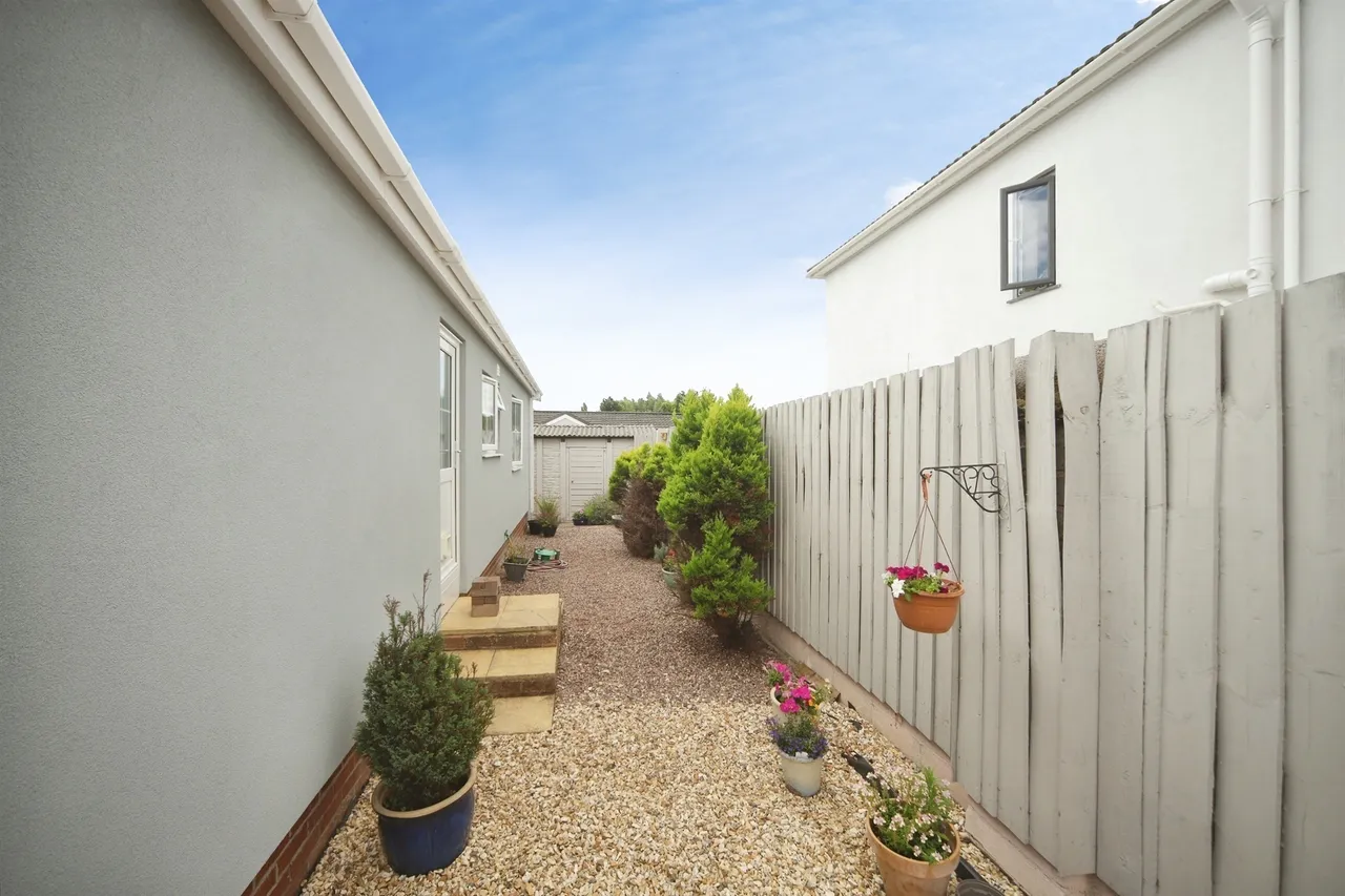 Beauford Park, Norton Fitzwarren, TA2, photo 14
