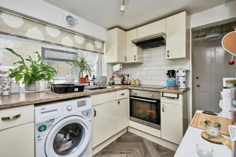 South Street, Ryde, PO33, photo 9