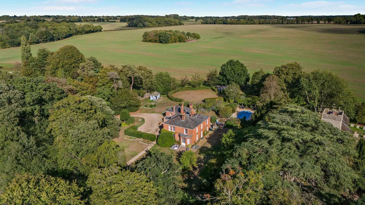 7 bed house for sale — Norwich Road, Stoke Holy Cross, Norwich, NR14 8AB