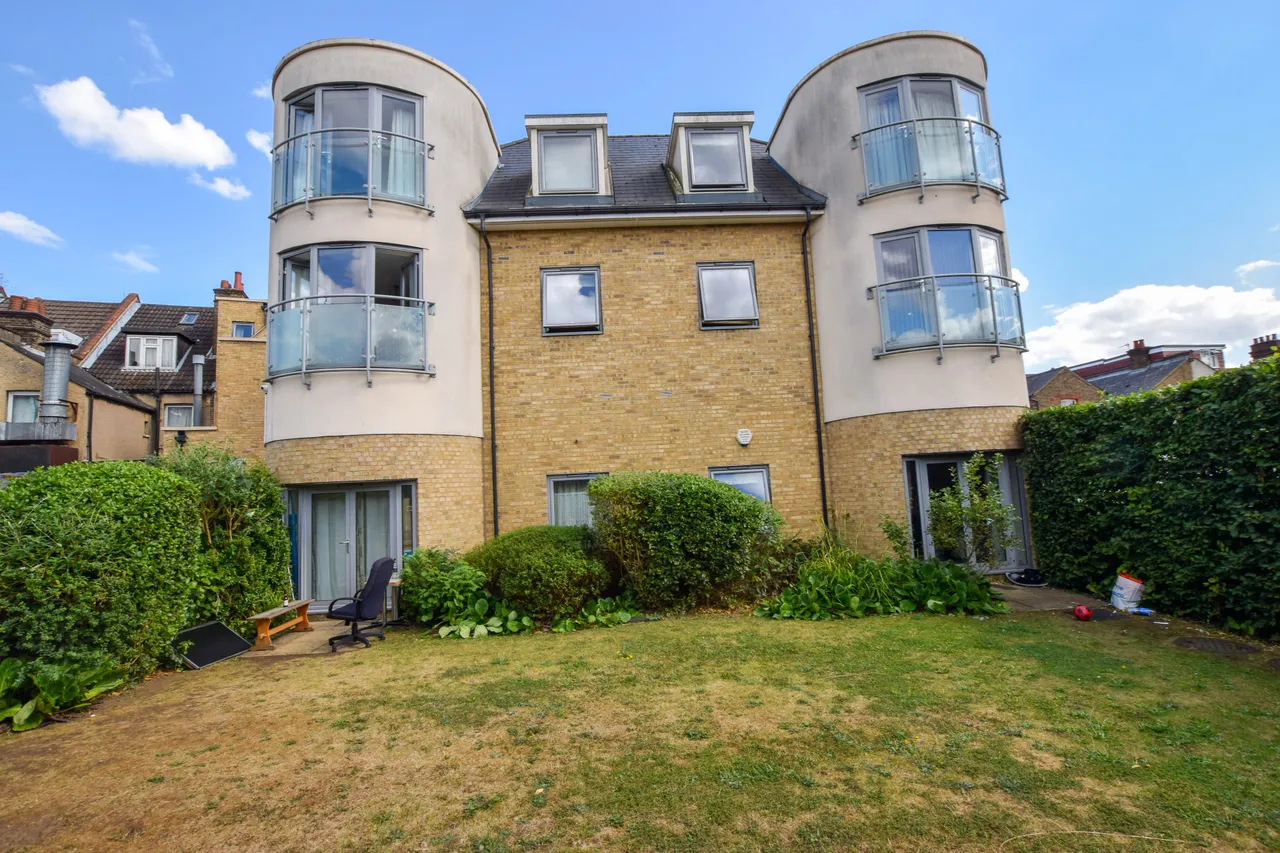 1 bed flat to rent — Flat 8, Salisbury House, Watford