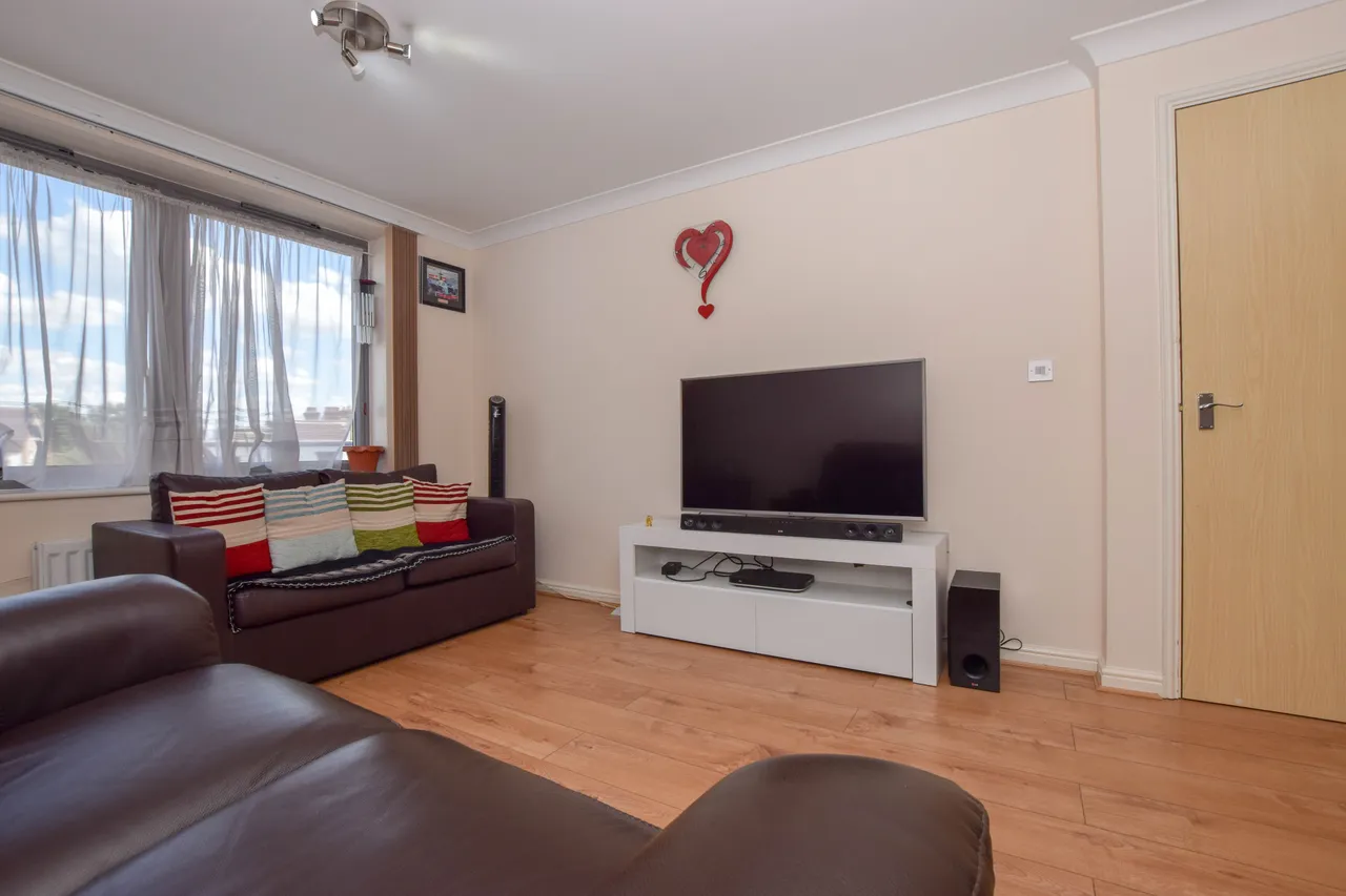 Flat 8, Salisbury House, Watford, photo 3