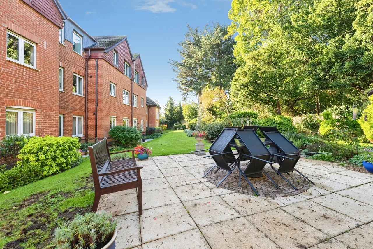 Ella Court, Kirk Ella, HU10, photo 13