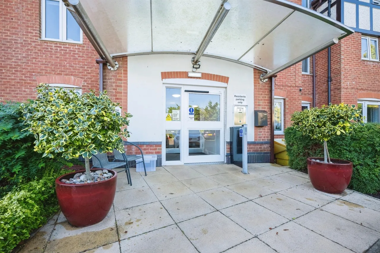 Ella Court, Kirk Ella, HU10, photo 2